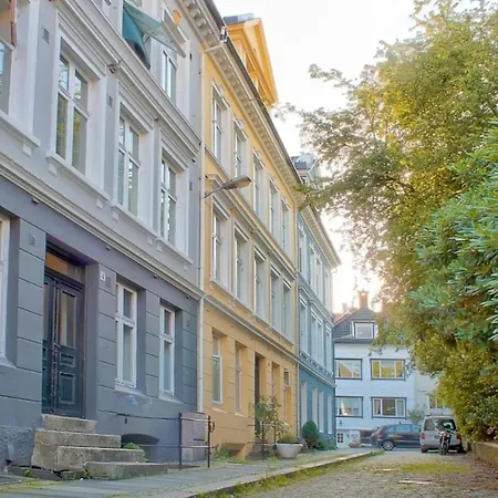 Apartment Ground Floor, In Lovely Central Neighborhood. Sm4 Bergen